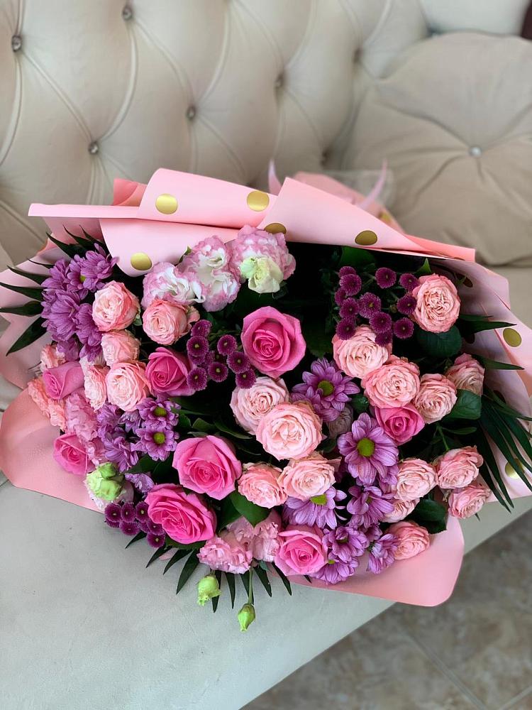 Букет цветов из: Хризантемы, Розы и Лизиантусы в Красном Яре Астраханской области