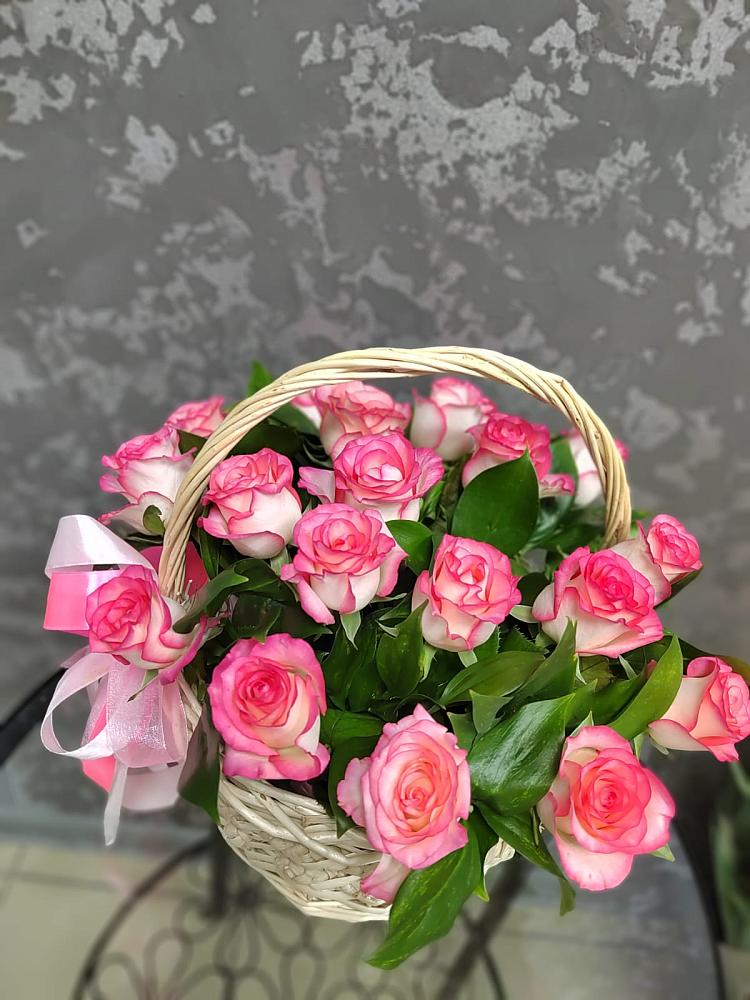 Цветочная композиция из Розы в корзине в Красном Яре Астраханской области