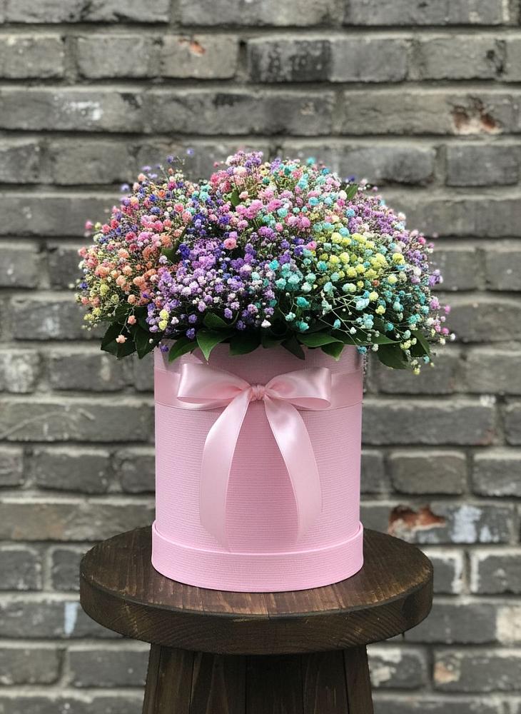 Цветочная композиция из Гипсофила и Розы в шляпной коробке в Красном Яре Астраханской области
