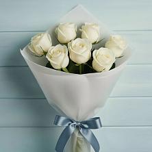 Букет 7 Белых роз Эдлесс Лав в Красном Яре Астраханской области