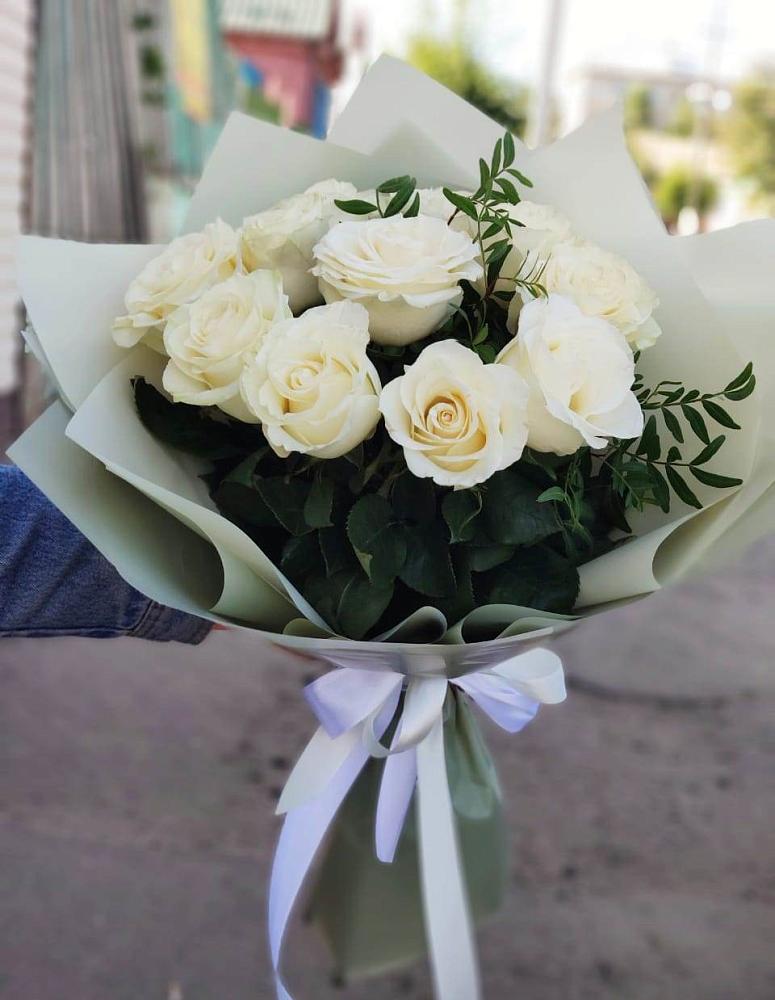 Букет Белые розы Проуд в Красном Яре Астраханской области