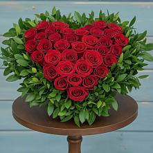 Цветочная композиция из Розы в виде сердца в Красном Яре Астраханской области