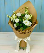 Букет цветов из:  Хризантемы и Лизиантусы в Красном Яре Астраханской области