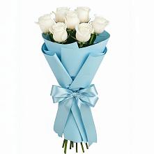 Букет 7 белых роз Проуд в Красном Яре Астраханской области