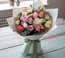 Букет цветов из:  Розы, Лизиантусы и Гвоздики в Красном Яре Астраханской области