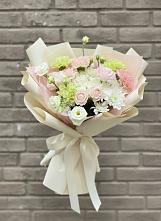 Букет цветов из:  Гвоздики, Розы, Лизиантусы и Хризантемы в Красном Яре Астраханской области