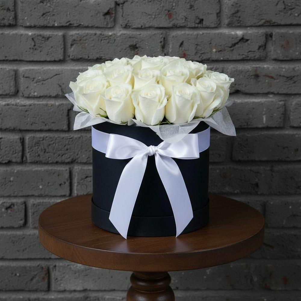 Цветочная композиция из Розы в шляпной коробке в Красном Яре Астраханской области