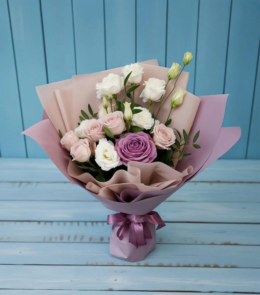 Букет цветов из: Розы и Лизиантусы в Красном Яре Астраханской области